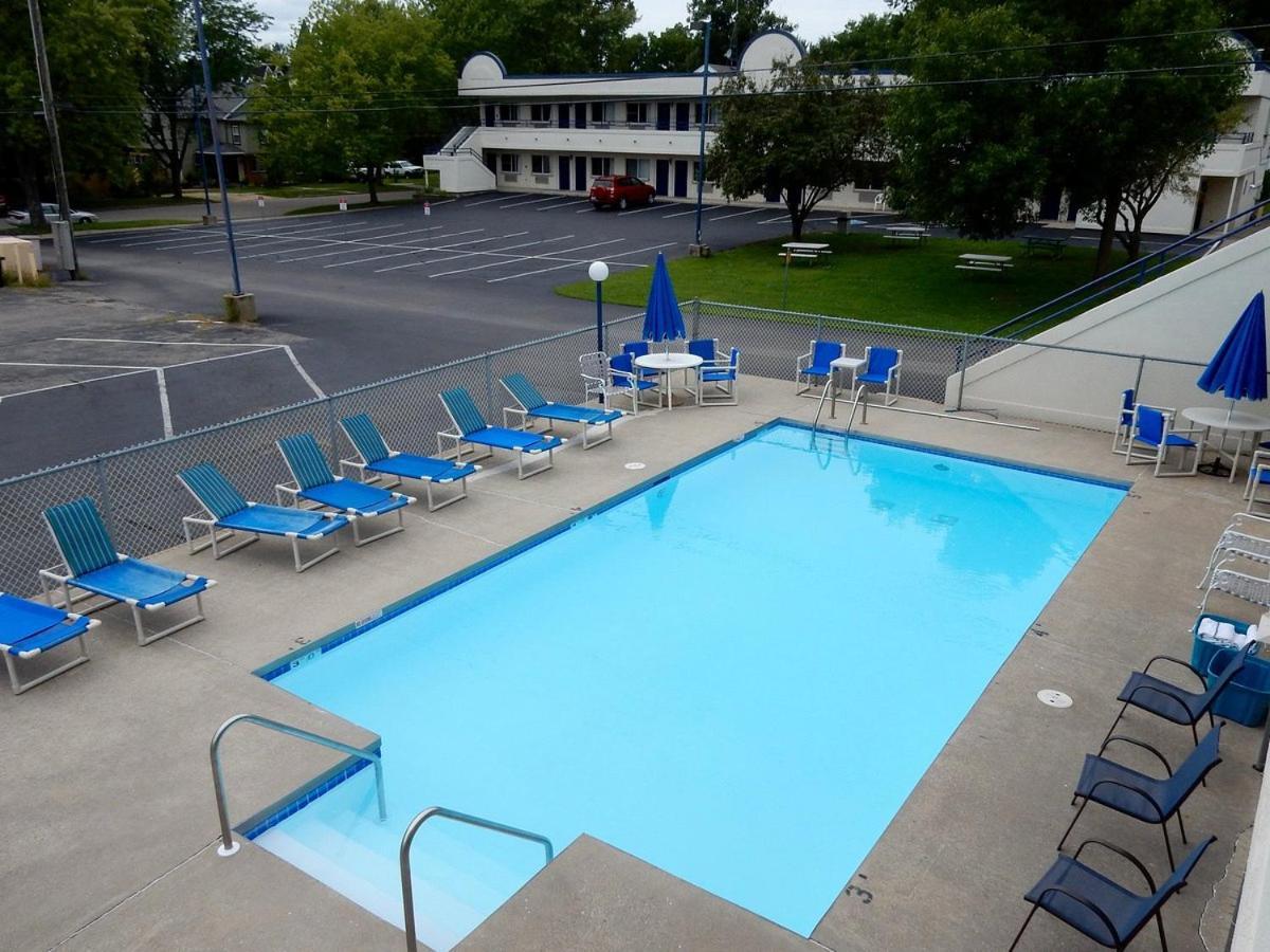 Fields Park Motel Wisconsin Dells Exteriör bild