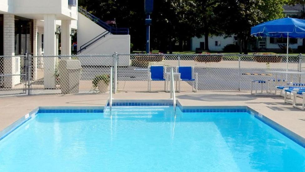 Fields Park Motel Wisconsin Dells Exteriör bild